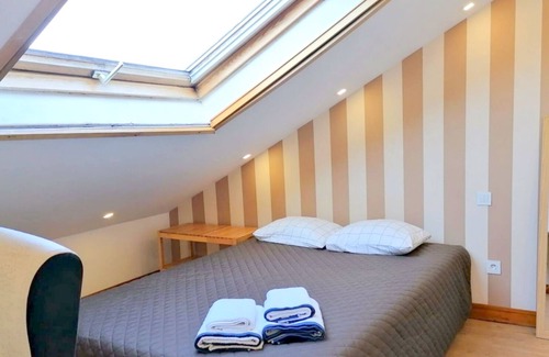 Coimbra Cabina | CQ12 ❤️ Cozy Room with Double Bed | Weekly Cleaning