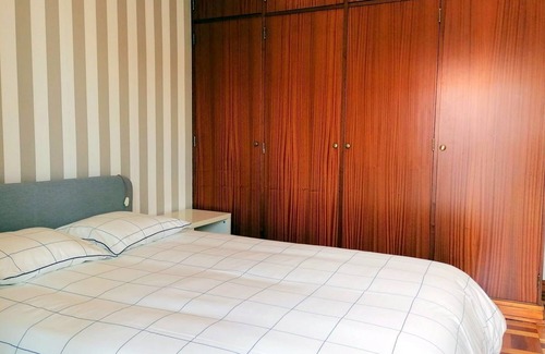Santo Antonio dos Olivais Cabina | CQ3 ❤️ Cozy Bedroom with Balcony & Double Bed