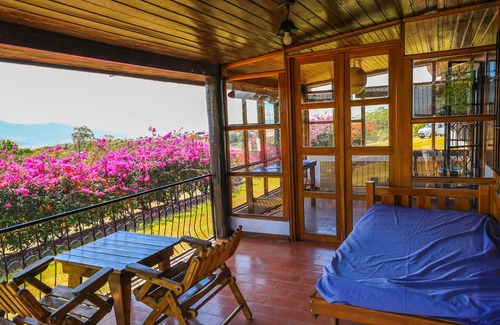 Santa Barbara de Heredia Casa | 2 Bedroom, 2 Bath Office, Open Floor Plan on beautiful coffee farm
