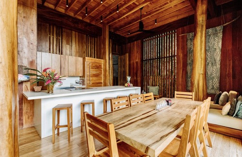 Playa Hermosa Cobano Casa | Un tesoro arquitectónico en el corazón de Hermosa