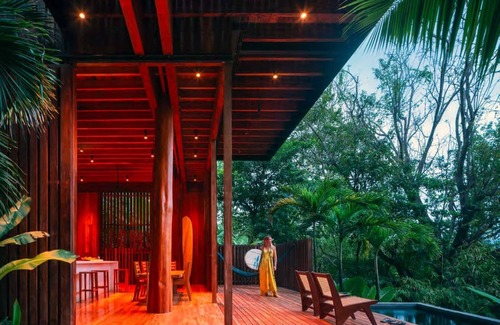 Playa Hermosa Cobano Casa | Un tesoro arquitectónico en el corazón de Hermosa