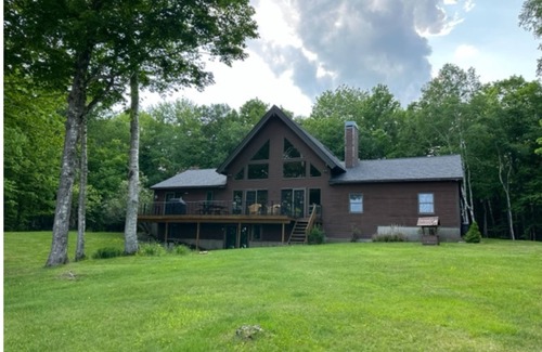 Greenville Casa | Craft Bear Cabin - Lakeside Luxury - Pet-friendly & Perfect for Large Families