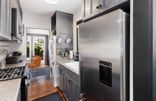 University Heights Casa | Craftsman Bungalow- University Heights 2BR Home