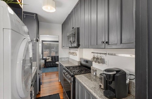 University Heights Casa | Craftsman Bungalow- University Heights 2BR Home