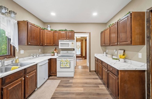Ames Casa | Craftsmen Style Home near campus and downtown
