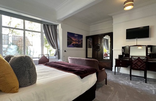 Betws-Y-Coed Hotel | Craig-y-Dderwen Riverside Hotel