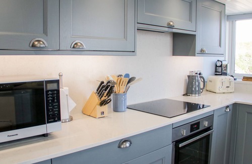 Amlwch Cabaña | CRAIG Y WYLAN, family friendly, character holiday cottage in Amlwch
