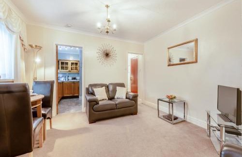 Oakford Casa | Craigfryn
