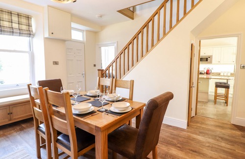 Betws-Y-Coed Casa | CRAIGSIDE, pet friendly, character holiday cottage in Betws-Y-Coed