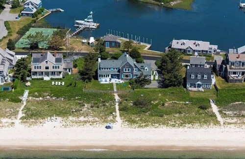 Centerville Casa | Craigville Long Beach Beachfront rental home. Steps to private beach. RPMS029