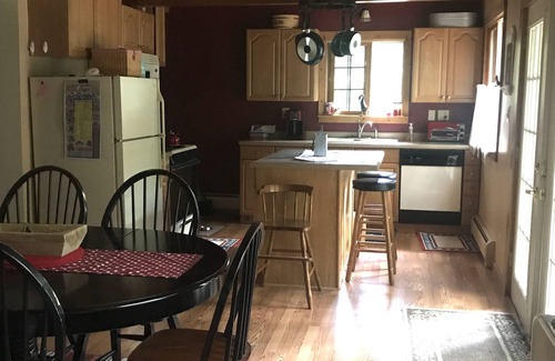Harrison Casa | Cranberry Chalet (PET Friendly!)