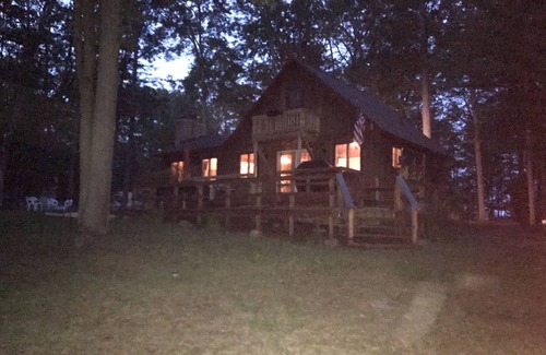 Harrison Casa | Cranberry Chalet (PET Friendly!)