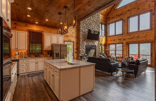 Frank Cabina | Cranberry View Lodge - VIEWS, Privacy, Gated Community, Game Table!