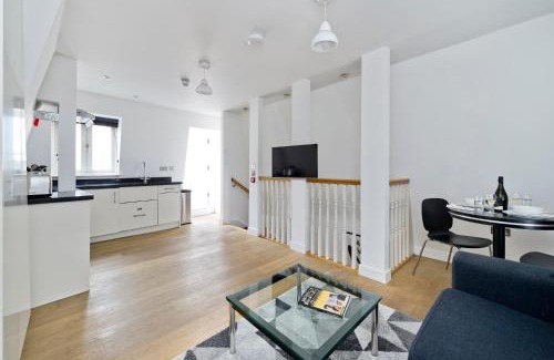 Temple Apartamento | Crane Court by City2Stay