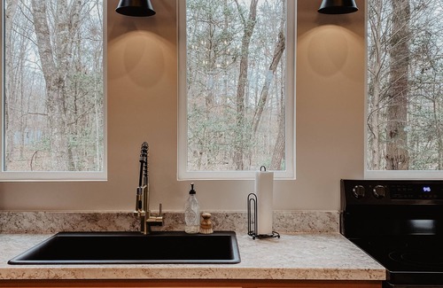 Spencer Casa | Crane's Cabin at Fall Creek Falls State Park- Outdoor Bathtub, Fireplace