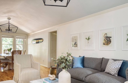 Twin Oaks Casa | Crawdad by AvantStay | Isle of Palms Home w/ BBQ