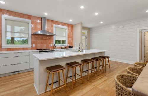 Corolla Light Casa | Creamsicle Cottage