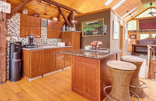 Auburn Apartamento | Creativity Nook: Rustic Studio 2 Mi to Owasco Lake