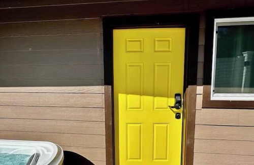 Ahwahnee Apartamento | Creature Comforts Suite-Private Hot Tub-Sleeps 2