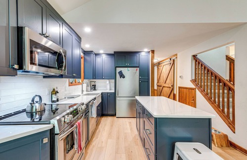 Pocono Pines Cabaña | Creek Access & Deck: Family Pocono Pines Cottage
