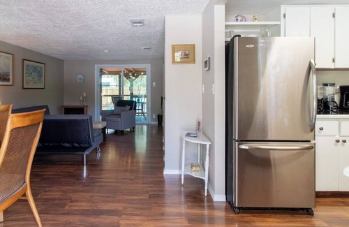 New Port Richey Casa | Creek Cabin Summary: