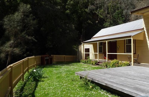 Walhalla Cabaña | Creek Cottage