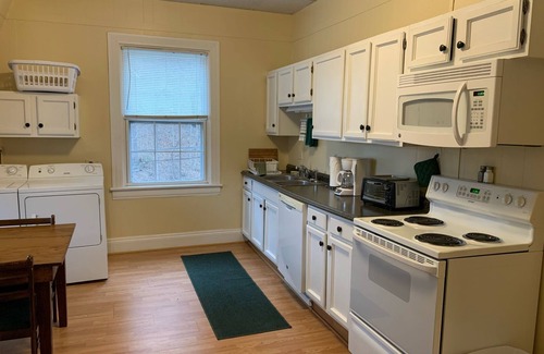 Hot Springs Apartamento | Arriba, en Main Street (CreekSideApt.) En medio de Hot Springs