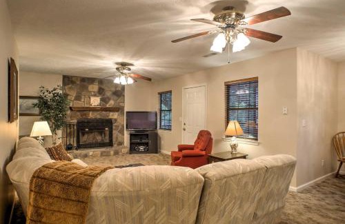 Ooltewah Casa | Creekfront Cabin Near Chattanooga with Hot Tub!
