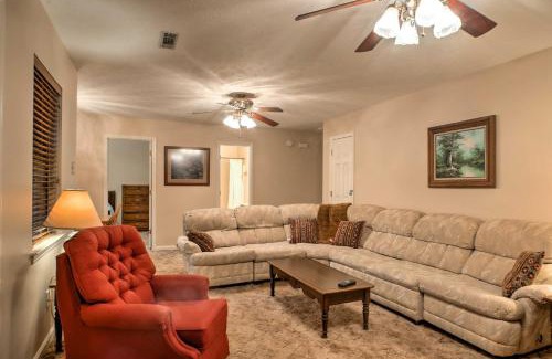 Ooltewah Casa | Creekfront Cabin Near Chattanooga with Hot Tub!