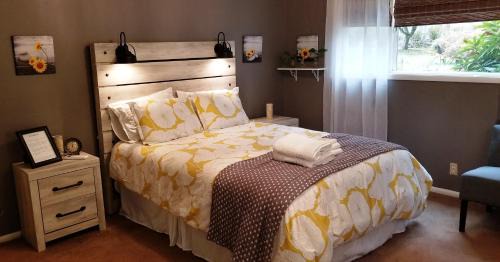Thurston Casa | Creekside Bed and Breakfast Guest Room