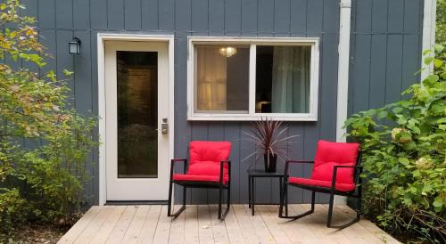 Thurston Casa | Creekside Bed and Breakfast Guest Room