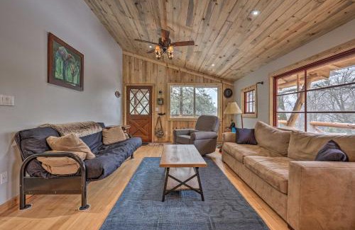 Pinehurst Casa | Creekside Cabin 8 Mi to Kings Canyon National Park