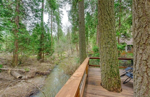 Hartland Casa | Creekside Cabin about 20 Mi to Kings Canyon Park!