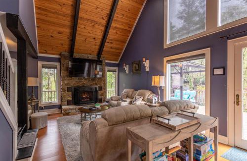 Newland Casa | Creekside Cabin at Linville Land Harbor