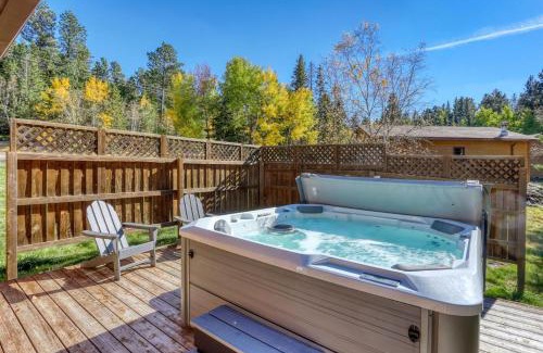 Lead Casa | Creekside Cabin - Garage