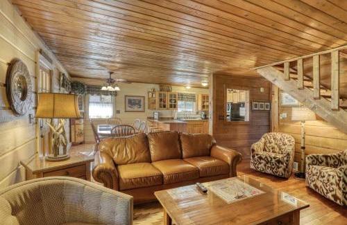 Lead Casa | Creekside Cabin - Garage