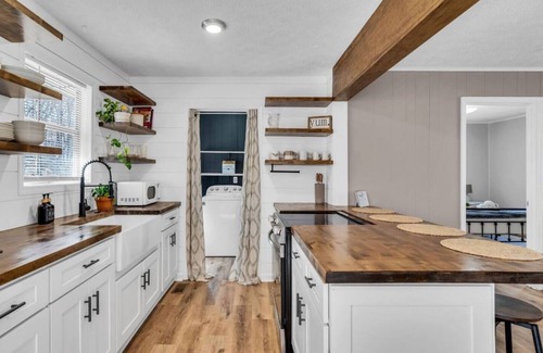 Coopertown Otro | Creekside Cabin: Nestled in Woods, 30M Nashville