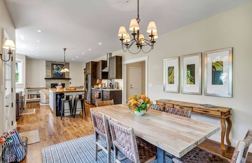 Sonoma Casa | Creekside Cottage ~ Gorgeous cottage just 3 blocks from the Historic Sonoma Plaz