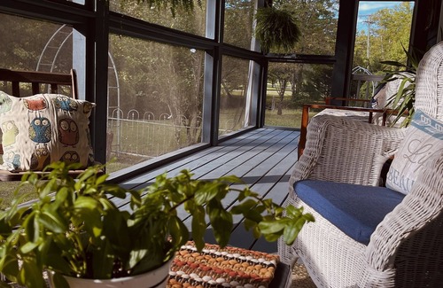 Pegram Cabaña | Creekside Cottage Near Nashville- Pet Friendly!