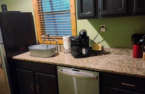 Cosby Cabina | Creekside Couple's Retreat at Cool Waters