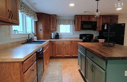 Lairdsville Cabina | Creekside: Cozy 3-Bedroom Cabin on Loyalsock Creek – Fish, Hike, Kayak or Relax!