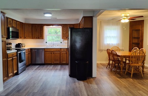 Staffordsville Casa | Creekside getaway with firepit-- 40 min from Virginia Tech