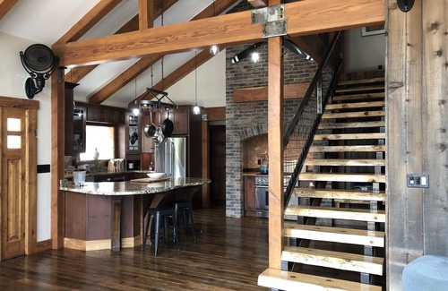Shasta County Casa | Mountain House & Guest Suite con cascada privada, cerca de Lassen y Burney Falls