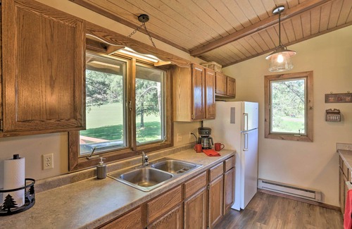 Rimrock Cabina | ¡NUEVO! Retiro tranquilo en Creek con cubierta en 30 acres