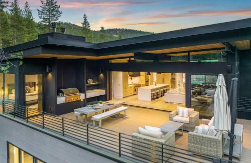 Olympic Valley Casa | Creekside Retreat - Near Palisades Tahoe
