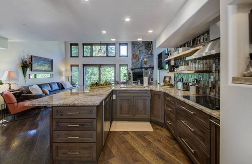 Colonial Pine Hills Casa | Creekside RondeView - Townhome with amazing views!