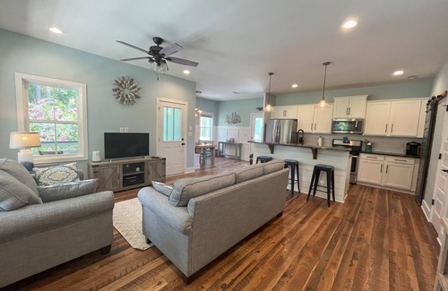 Minnesott Beach Cabaña | Creekside - Your family retreat!