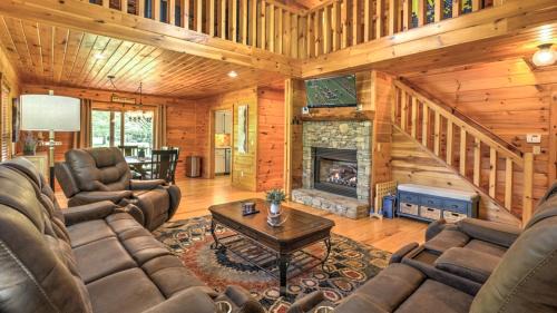 Cashes Valley Casa | Creekwood Cabin