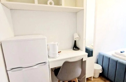 High Wycombe Apartamento | Crendon House Cosy Studio - Sleeps 2 & Kitchen