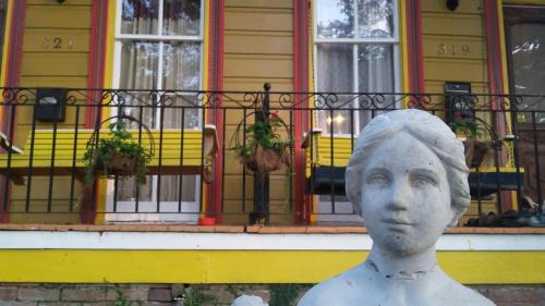 McDonough Casa | Creole Victorian for groups large and small